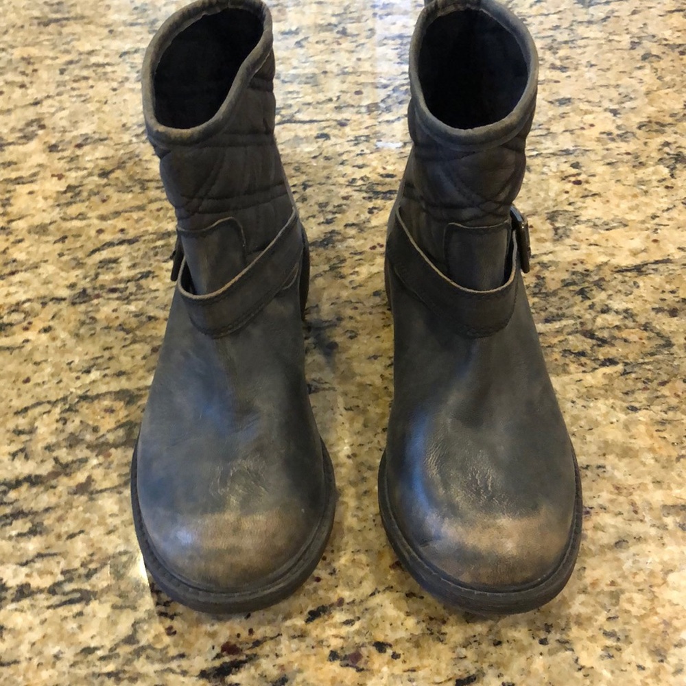Lucky brand grey bootie